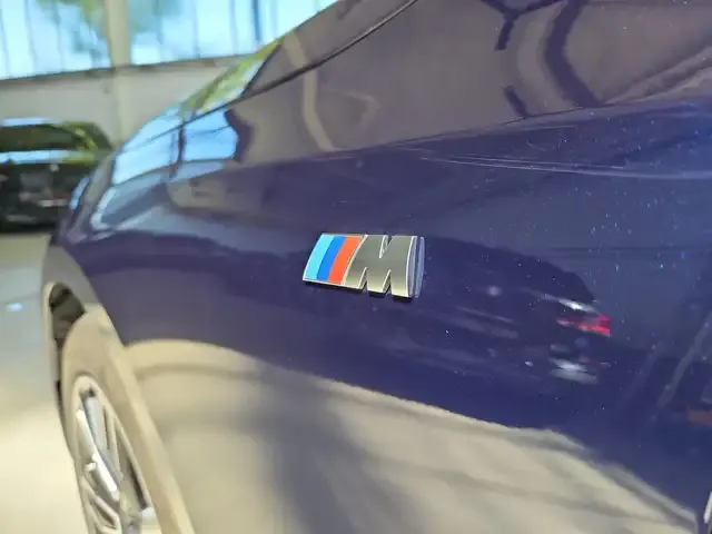 BMW i5