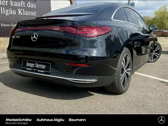 Mercedes-Benz EQE 300