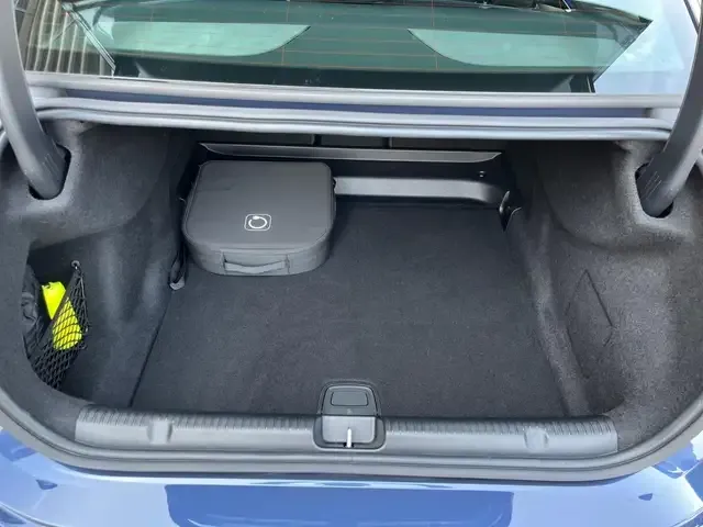 Mercedes-Benz EQE 300