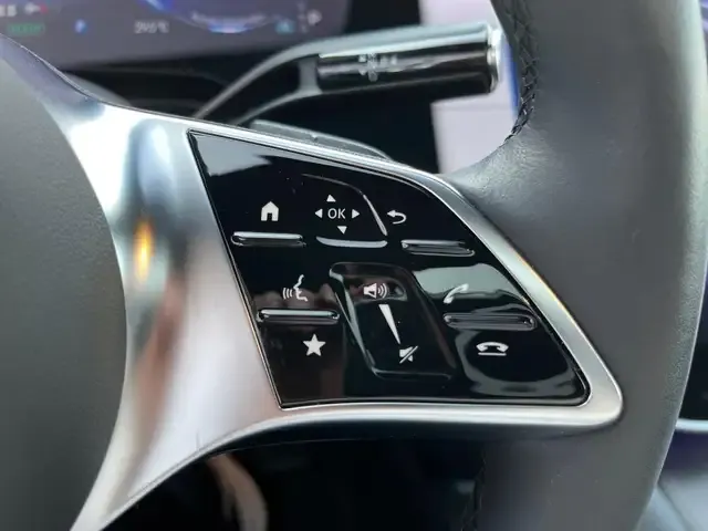 Mercedes-Benz EQE 300