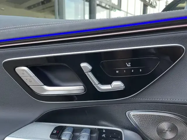 Mercedes-Benz EQE 300