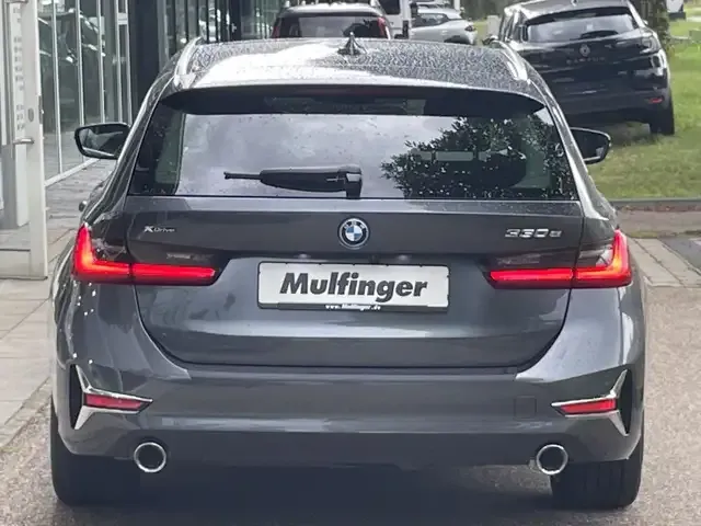 BMW 330
