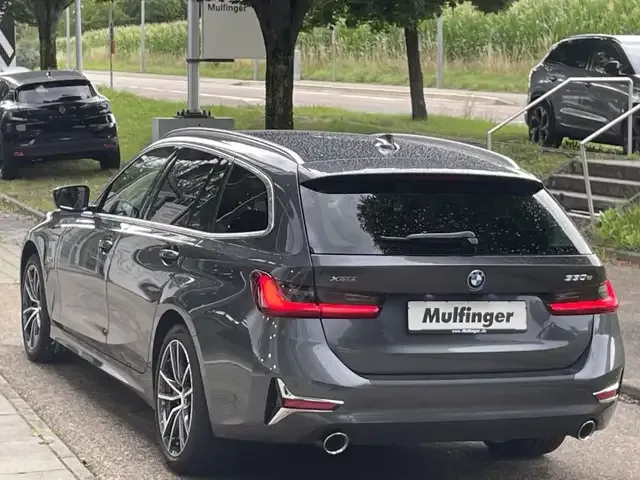 BMW 330