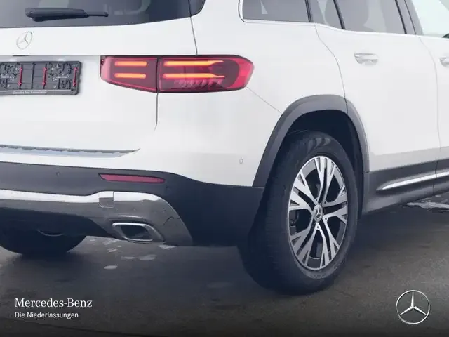 Mercedes-Benz GLB 180