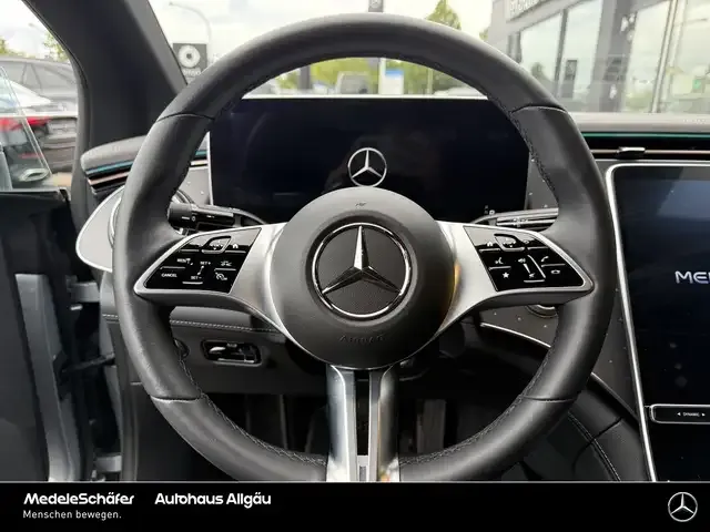 Mercedes-Benz EQE 300