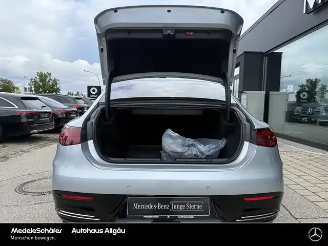 Mercedes-Benz EQE 300