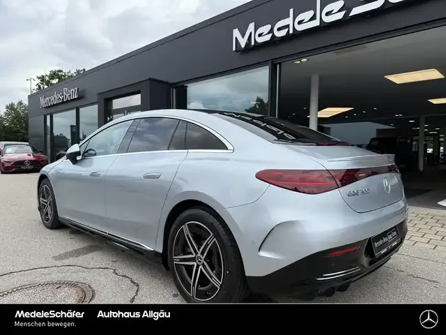 Mercedes-Benz EQE 300