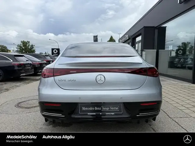 Mercedes-Benz EQE 300