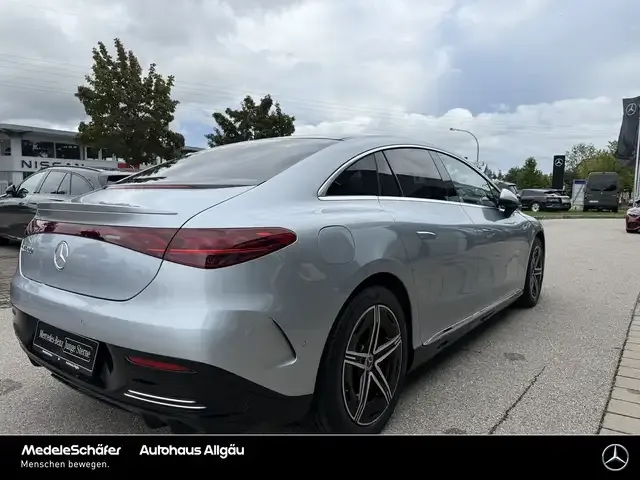 Mercedes-Benz EQE 300