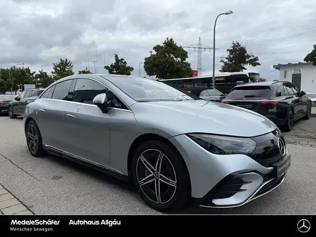 Mercedes-Benz EQE 300