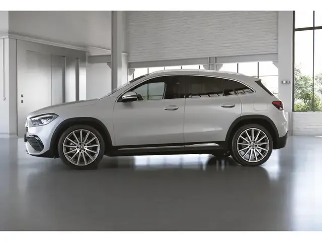 Mercedes-Benz GLA 180