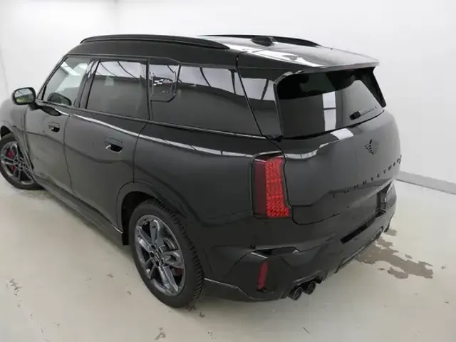 MINI John Cooper Works Countryman