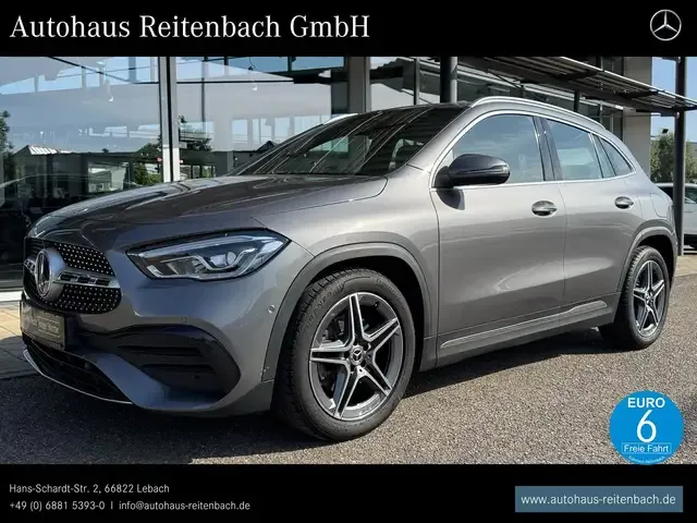 Mercedes-Benz GLA 220