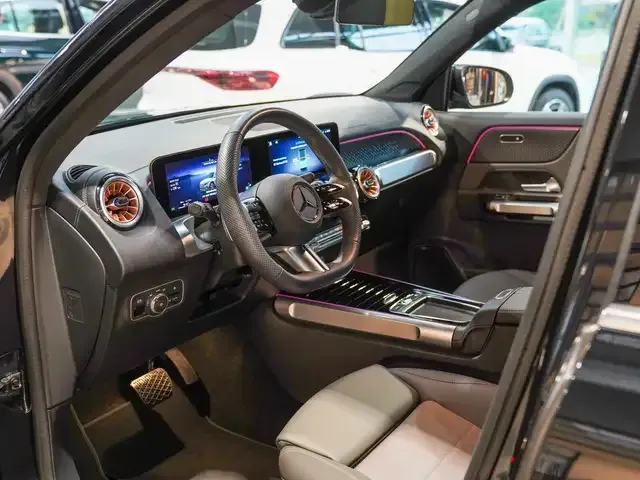 Mercedes-Benz EQB 350