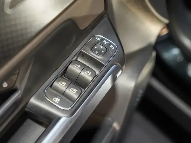 Mercedes-Benz EQB 350