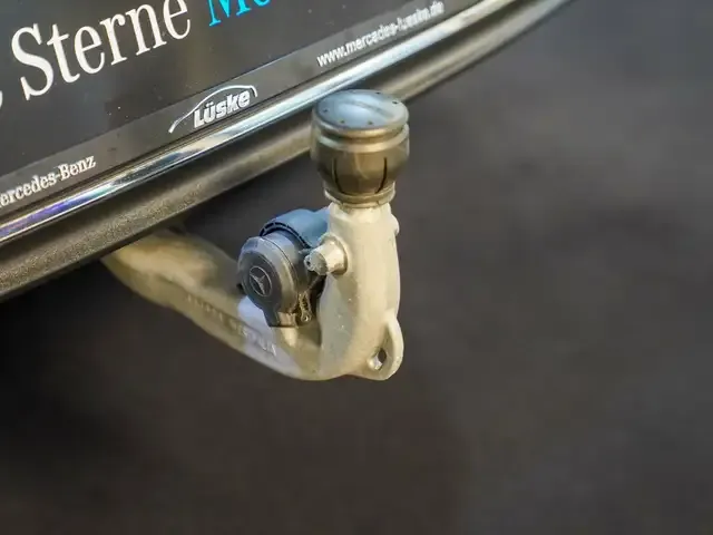 Mercedes-Benz EQB 350