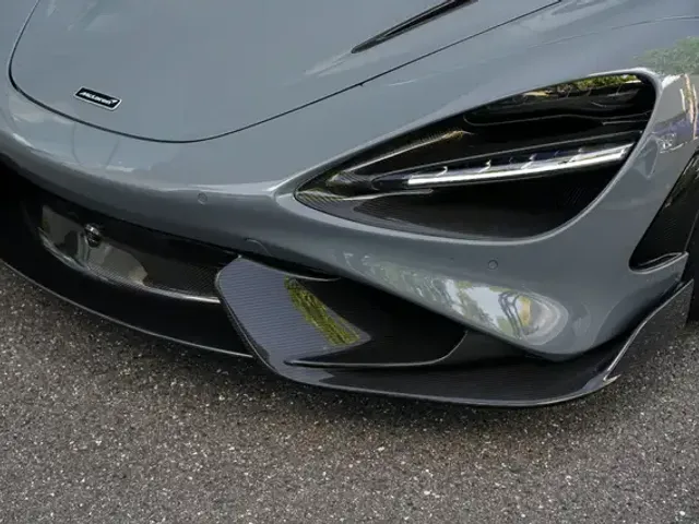 McLaren 765LT Spider