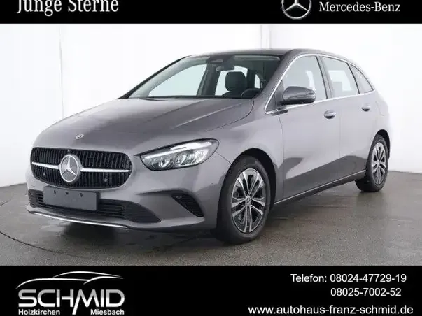 Mercedes-Benz B 220