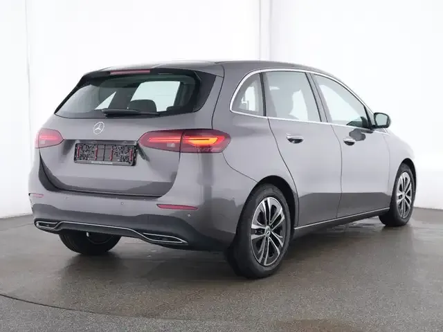 Mercedes-Benz B 220