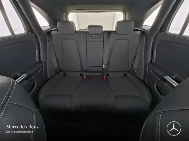 Mercedes-Benz EQA 300