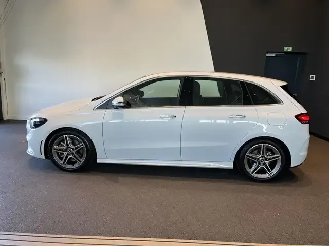 Mercedes-Benz B 220