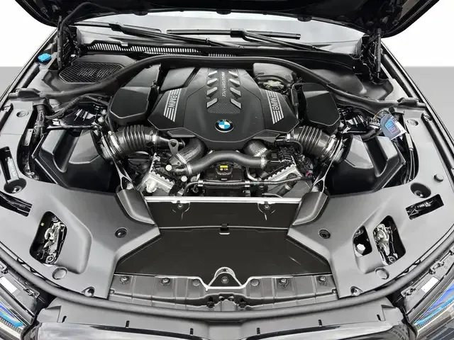 BMW M550