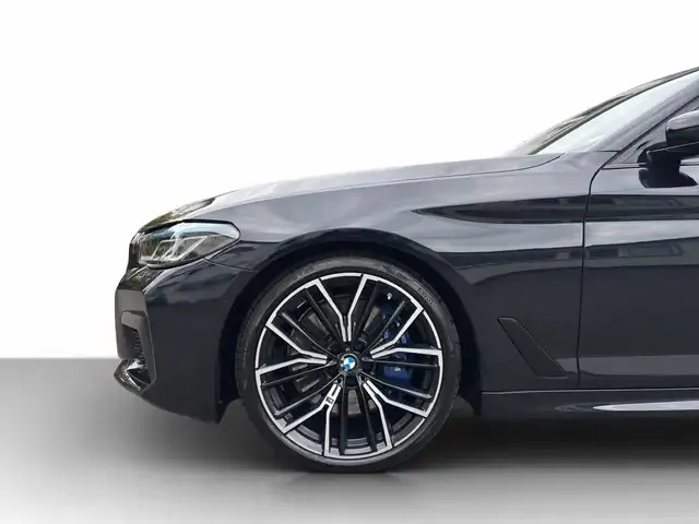BMW M550