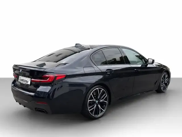BMW M550