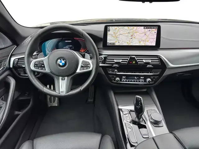 BMW M550