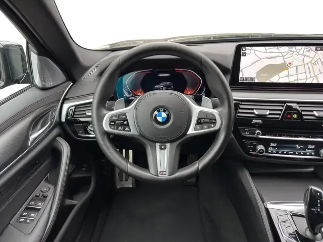 BMW M550