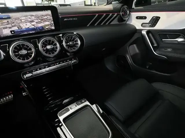 Mercedes-Benz CLA 45 AMG