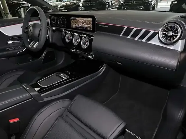 Mercedes-Benz CLA 45 AMG