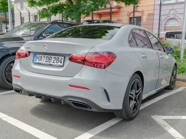 Mercedes-Benz A 200