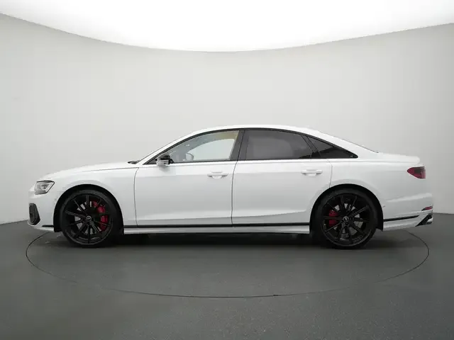 Audi S8