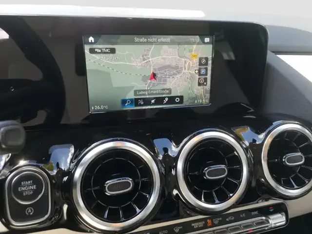 Mercedes-Benz GLA 200