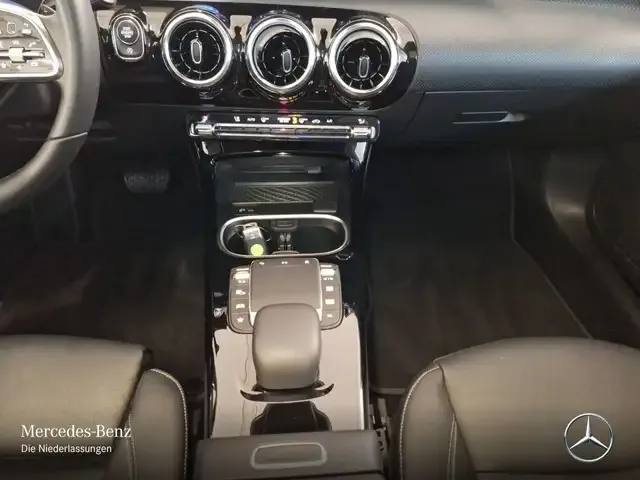 Mercedes-Benz CLA 220