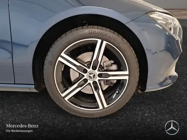 Mercedes-Benz CLA 220