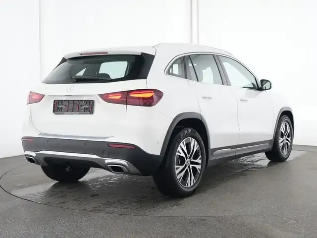 Mercedes-Benz GLA 180