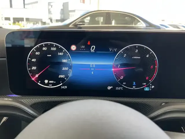 Mercedes-Benz A 220