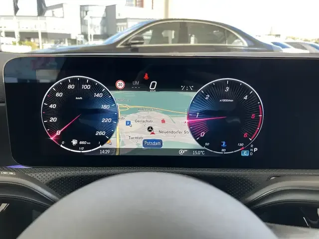 Mercedes-Benz A 220