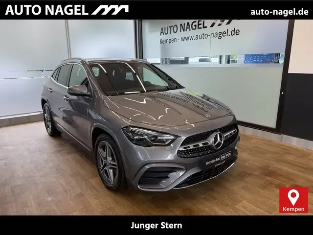 Mercedes-Benz GLA 200