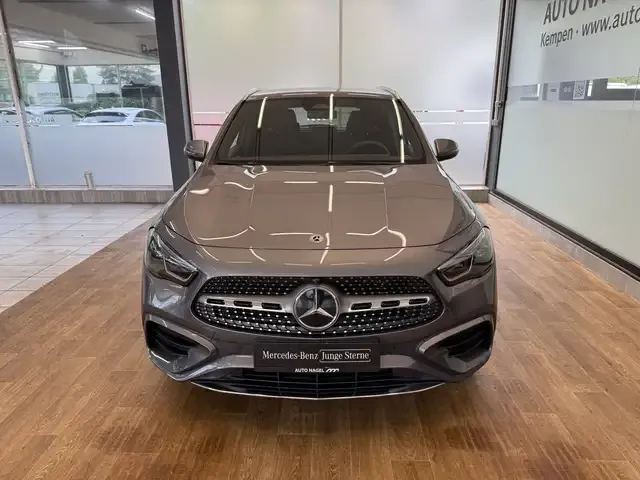 Mercedes-Benz GLA 200