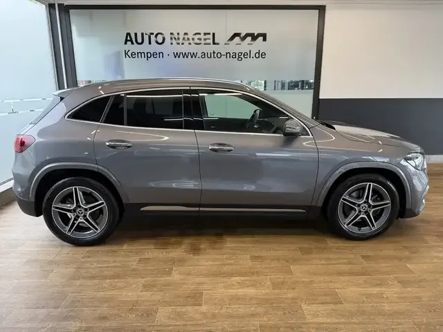 Mercedes-Benz GLA 200