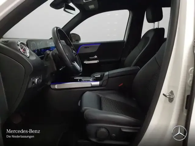 Mercedes-Benz EQB 300