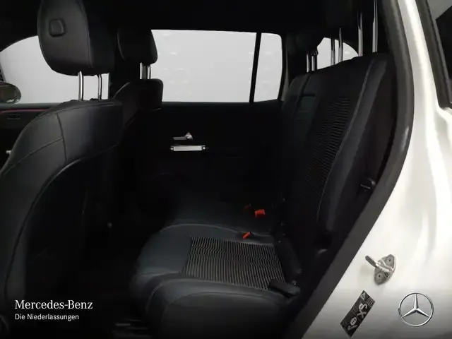 Mercedes-Benz EQB 300