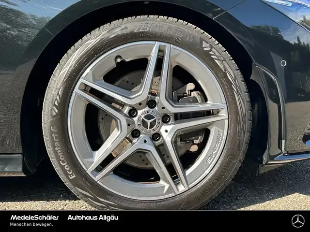 Mercedes-Benz CLA 220