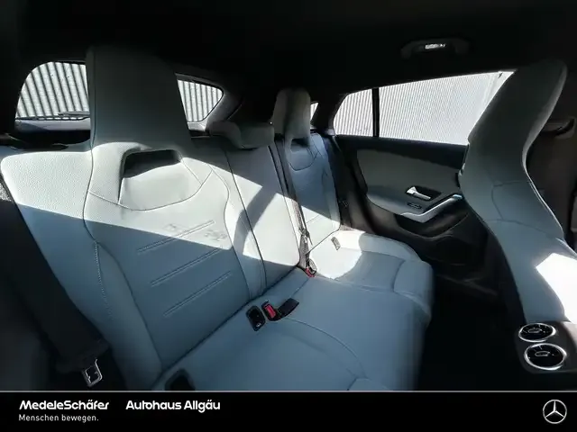 Mercedes-Benz CLA 220