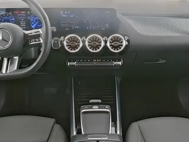 Mercedes-Benz EQA 300