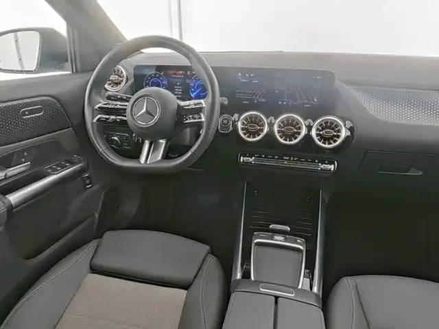 Mercedes-Benz EQA 300