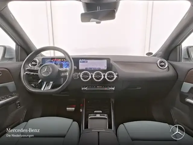 Mercedes-Benz EQA 300